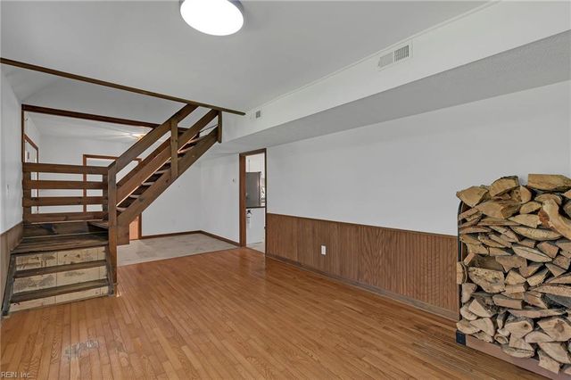 6386 Sterling CT, Gloucester, VA 23061