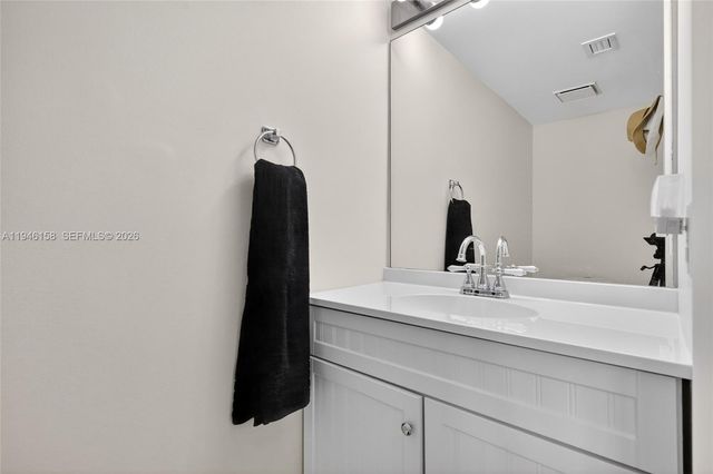 400 S Pointe Dr 1608, Miami Beach, FL 33139