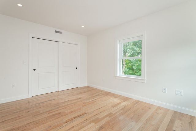 15 Cotting St 1, Medford, MA 02155