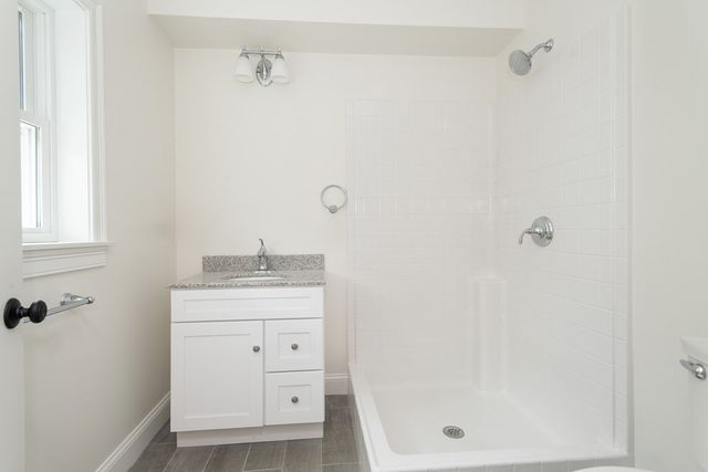 15 Cotting St 1, Medford, MA 02155