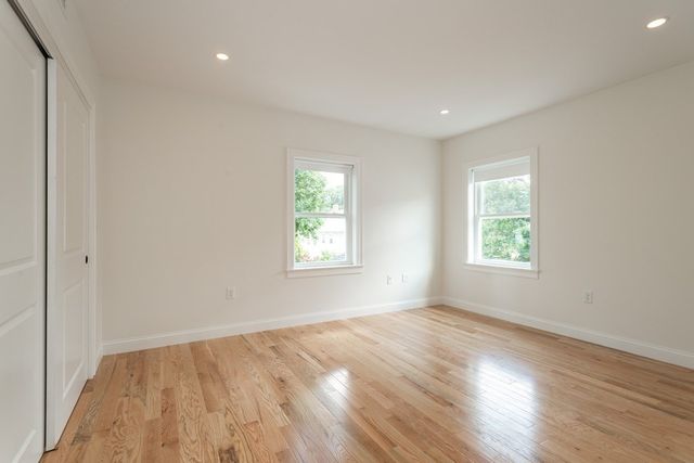 15 Cotting St 1, Medford, MA 02155