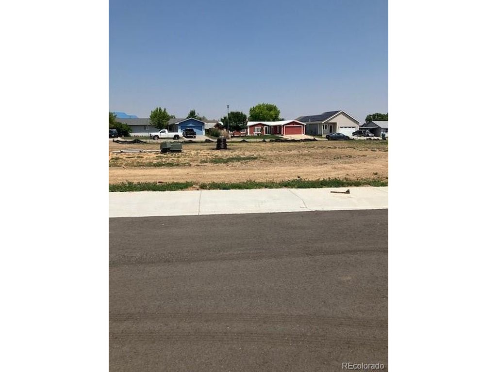 35 Johnson Ct, Keenesburg, CO 80643