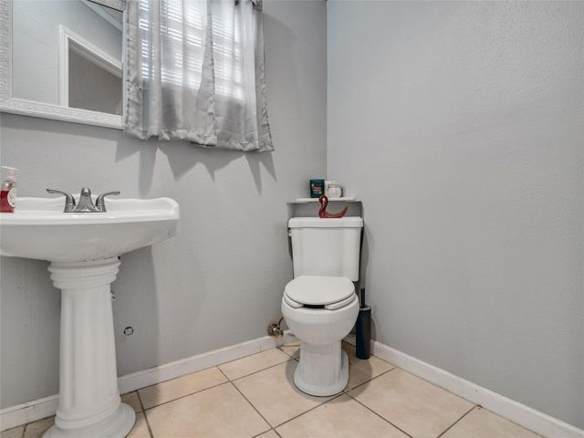 6715 Sandy Oaks Drive, Houston, TX 77050