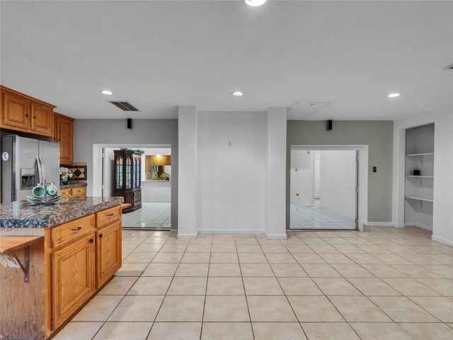 6715 Sandy Oaks Drive, Houston, TX 77050