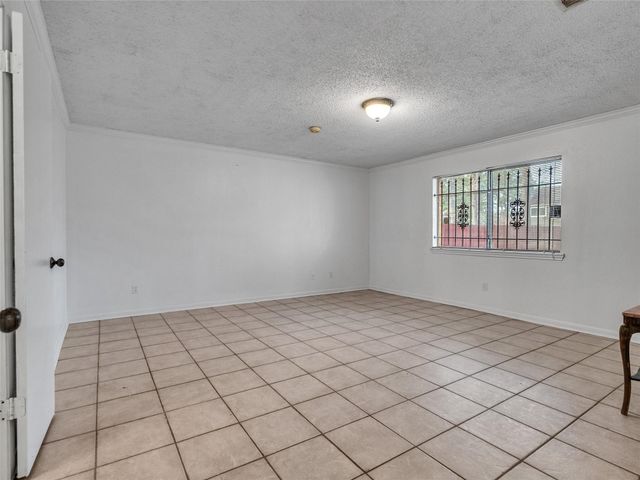 6715 Sandy Oaks Drive, Houston, TX 77050