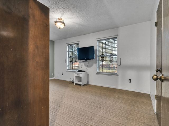 6715 Sandy Oaks Drive, Houston, TX 77050