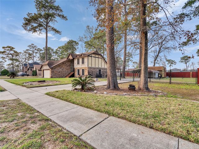 6715 Sandy Oaks Drive, Houston, TX 77050
