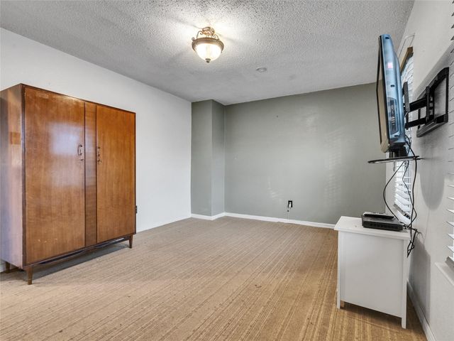 6715 Sandy Oaks Drive, Houston, TX 77050