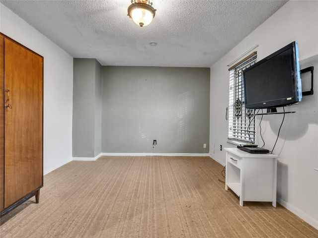 6715 Sandy Oaks Drive, Houston, TX 77050