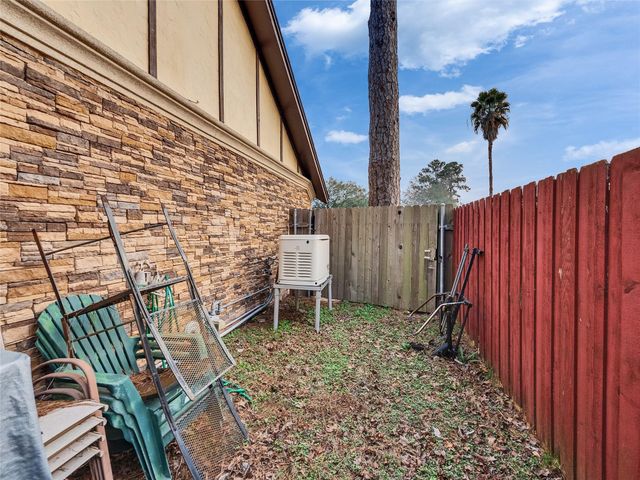 6715 Sandy Oaks Drive, Houston, TX 77050