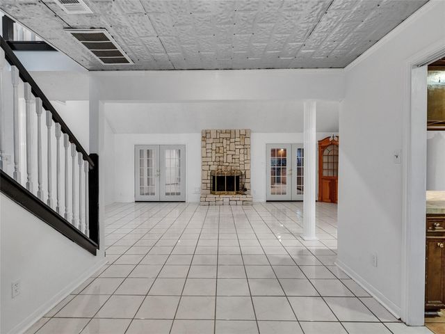 6715 Sandy Oaks Drive, Houston, TX 77050