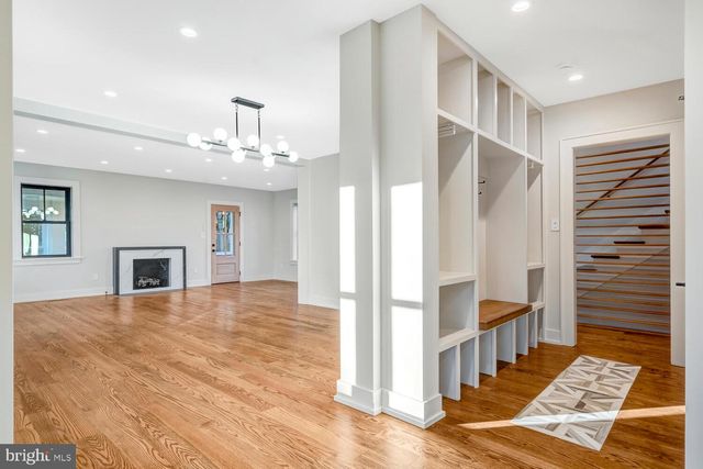 5921 CHESTERBROOK RD, Mclean, VA 22101