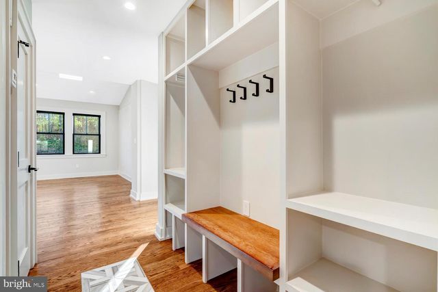 5921 CHESTERBROOK RD, Mclean, VA 22101