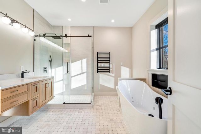 5921 CHESTERBROOK RD, Mclean, VA 22101