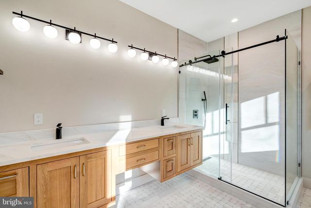 5921 CHESTERBROOK RD, Mclean, VA 22101