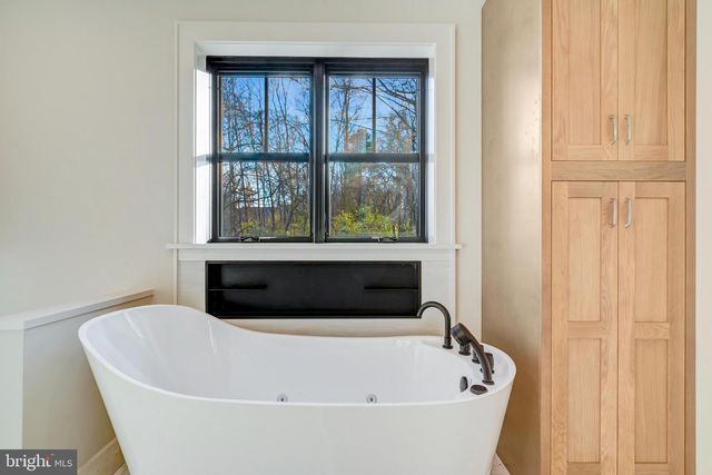 5921 CHESTERBROOK RD, Mclean, VA 22101