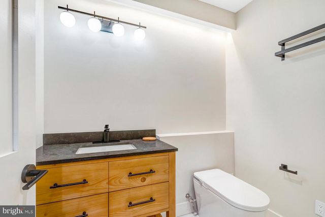 5921 CHESTERBROOK RD, Mclean, VA 22101