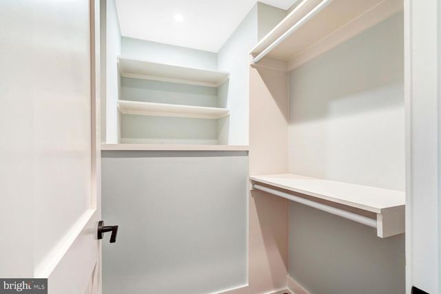 5921 CHESTERBROOK RD, Mclean, VA 22101