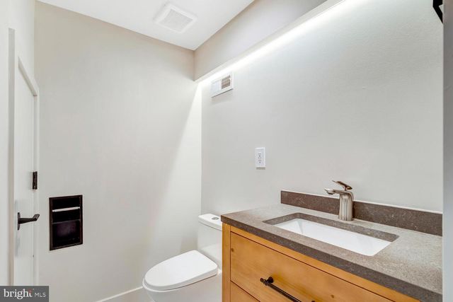 5921 CHESTERBROOK RD, Mclean, VA 22101