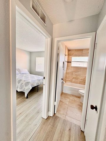 4734 RIDGE POINT DRIVE, Tampa, FL 33624