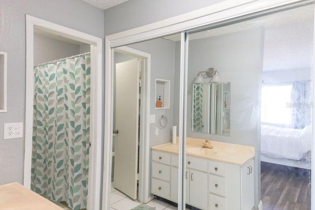 4734 RIDGE POINT DRIVE, Tampa, FL 33624