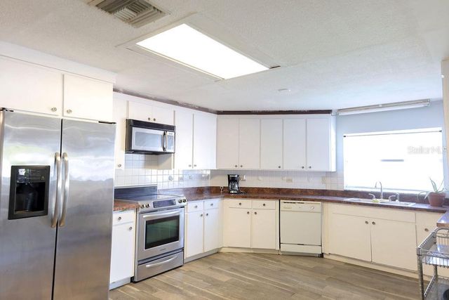 4734 RIDGE POINT DRIVE, Tampa, FL 33624