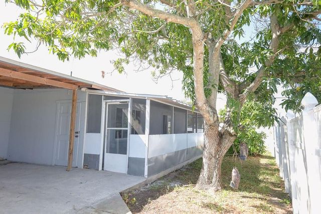 4734 RIDGE POINT DRIVE, Tampa, FL 33624