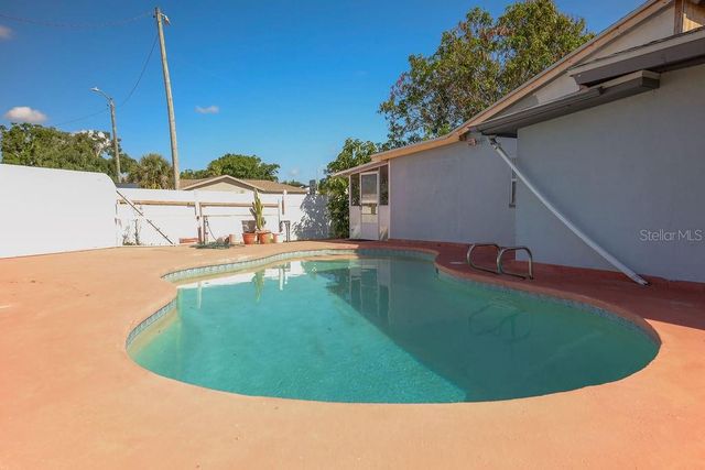 4734 RIDGE POINT DRIVE, Tampa, FL 33624