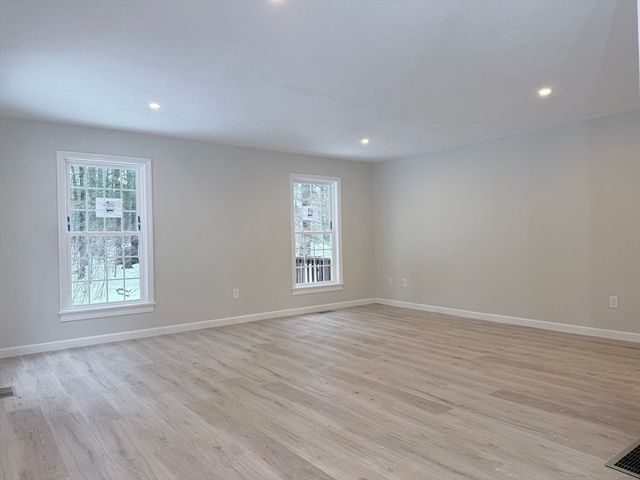 31 Bellwood Cir 31, Bellingham, MA 02019