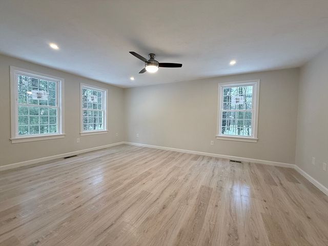 31 Bellwood Cir 31, Bellingham, MA 02019