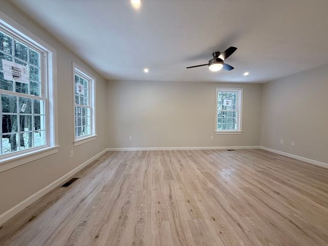 31 Bellwood Cir 31, Bellingham, MA 02019