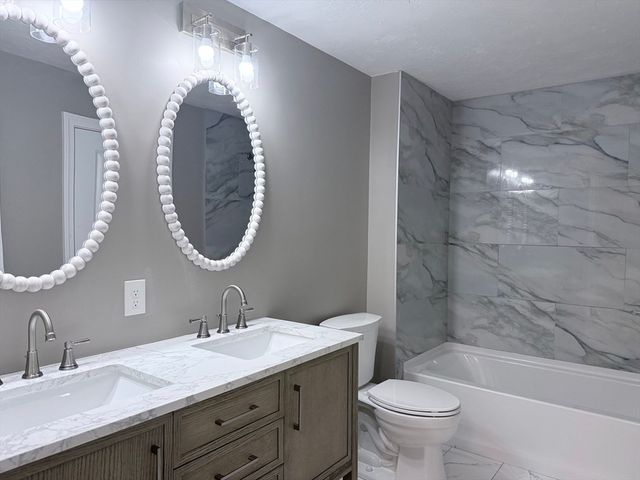 31 Bellwood Cir 31, Bellingham, MA 02019