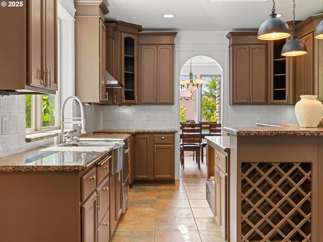 9540 Se SPYGLASS Dr, Happy Valley, OR 97086