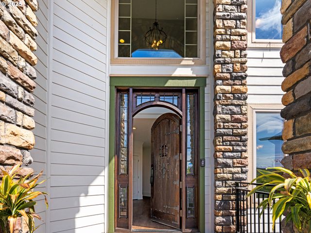 9540 Se SPYGLASS Dr, Happy Valley, OR 97086