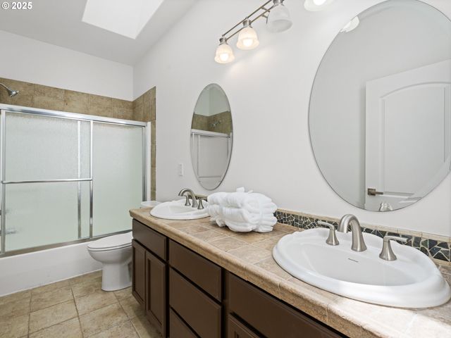 9540 Se SPYGLASS Dr, Happy Valley, OR 97086