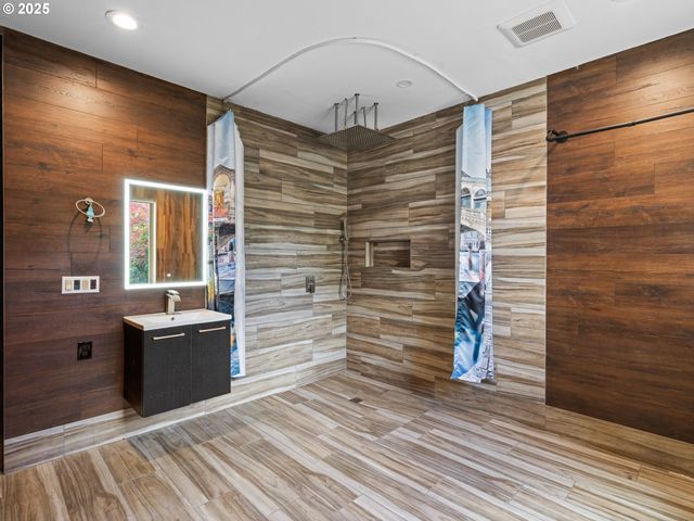 9540 Se SPYGLASS Dr, Happy Valley, OR 97086