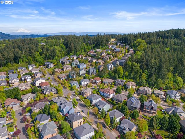 9540 Se SPYGLASS Dr, Happy Valley, OR 97086