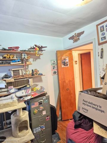 23238 Clairwood Street, Saint Clair Shores, MI 48080