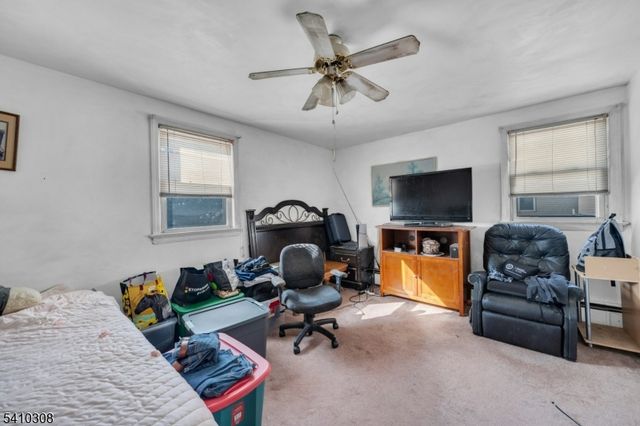 648 Milton Ave, Lyndhurst Twp., NJ 07071