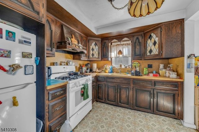 648 Milton Ave, Lyndhurst Twp., NJ 07071