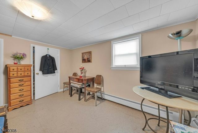 648 Milton Ave, Lyndhurst Twp., NJ 07071