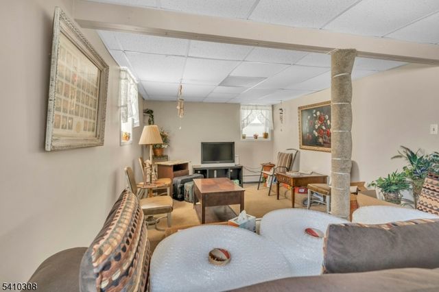 648 Milton Ave, Lyndhurst Twp., NJ 07071