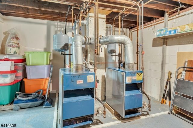 648 Milton Ave, Lyndhurst Twp., NJ 07071