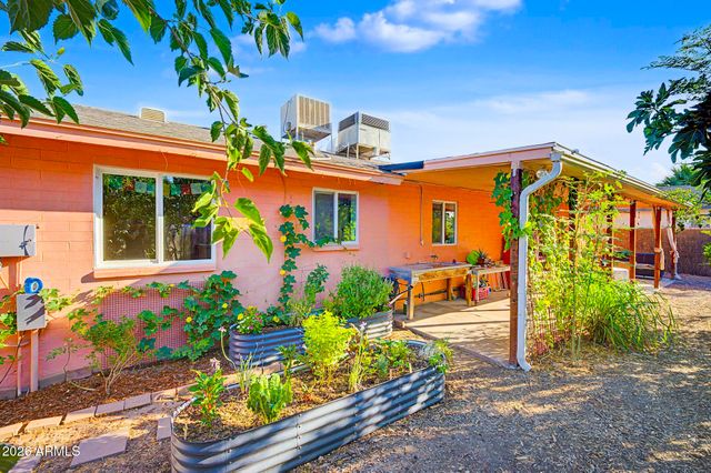 8243 E Monte Vista Road, Scottsdale, AZ 85257