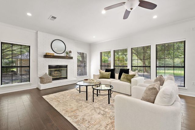 10 Oak VW, Round Rock, TX 78664