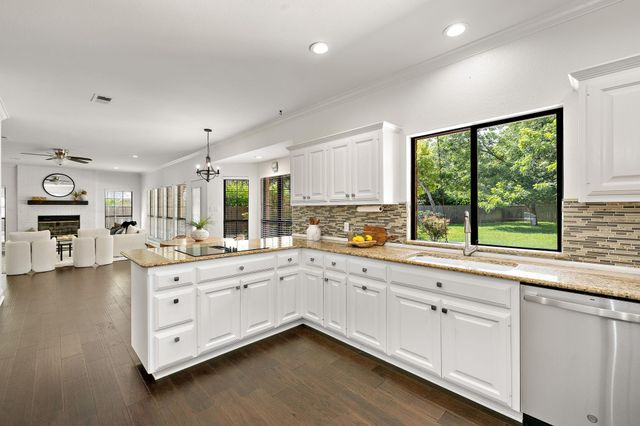 10 Oak VW, Round Rock, TX 78664