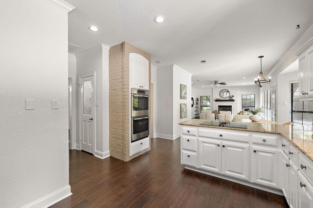 10 Oak VW, Round Rock, TX 78664