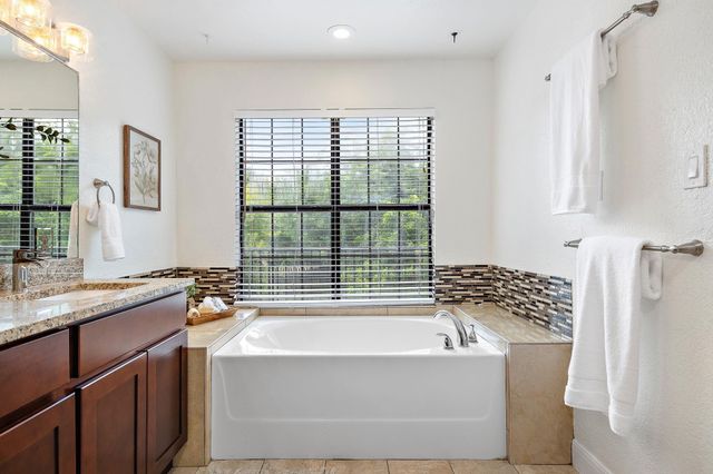 10 Oak VW, Round Rock, TX 78664