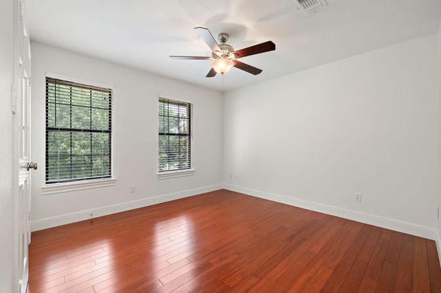 10 Oak VW, Round Rock, TX 78664