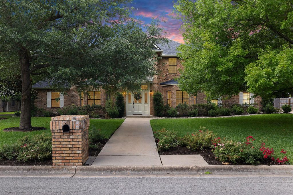10 Oak VW, Round Rock, TX 78664